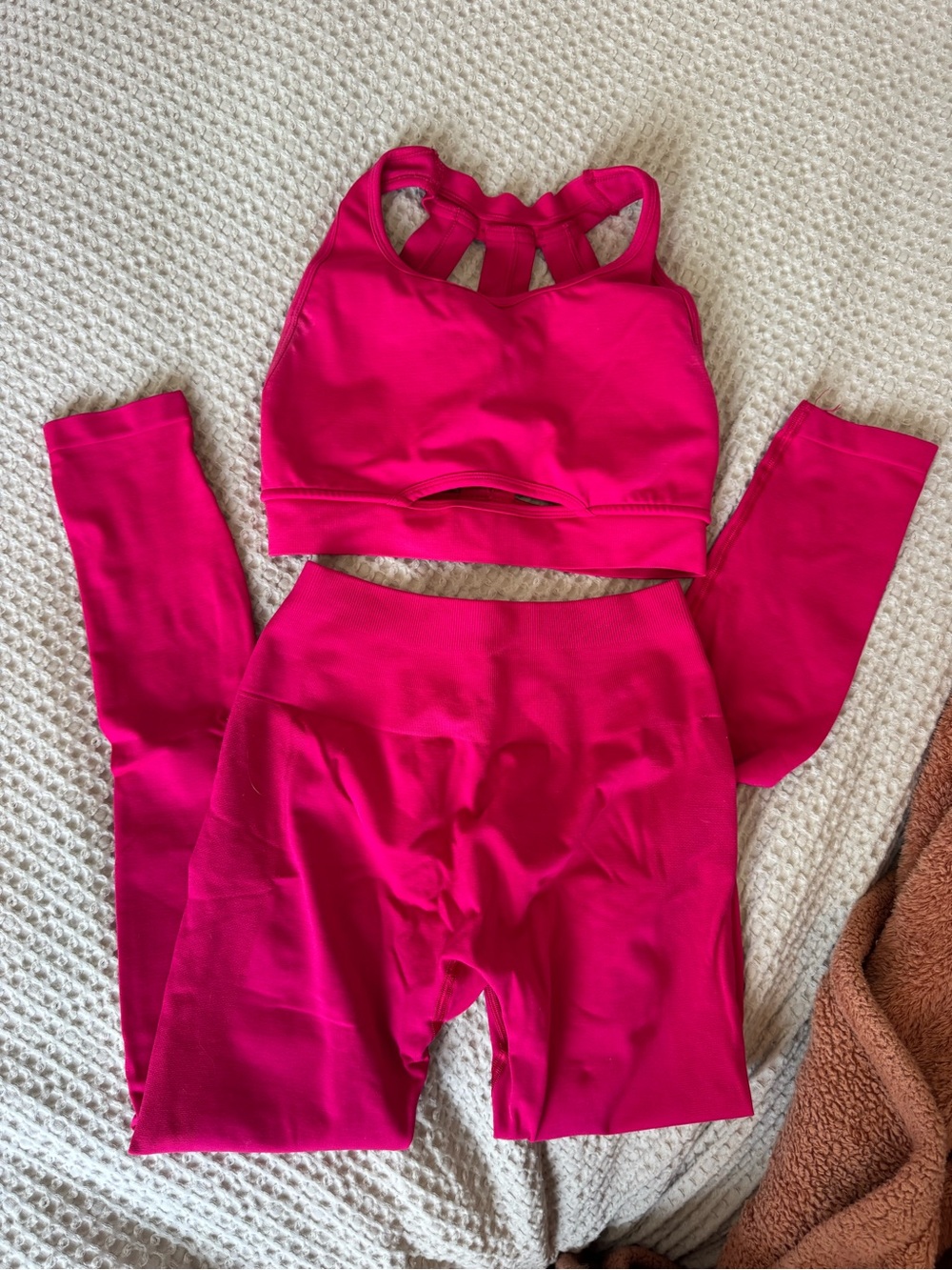 Alphalete Fuchsia High-Waist Legging & Strappy Sports Bra Set